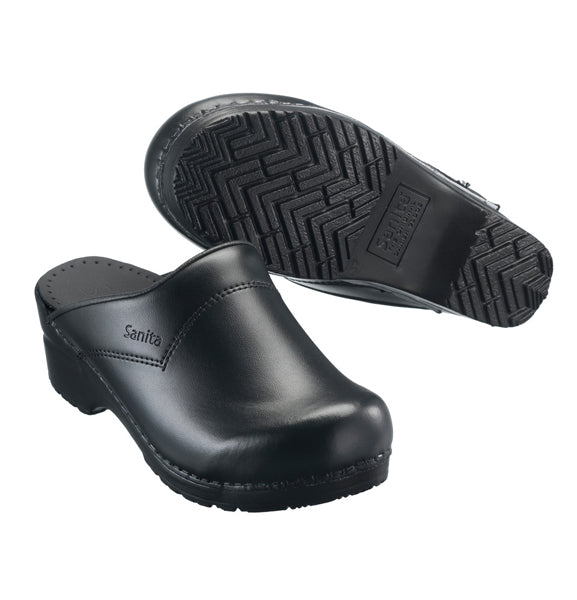Clogs for work - wide feet side and sole view