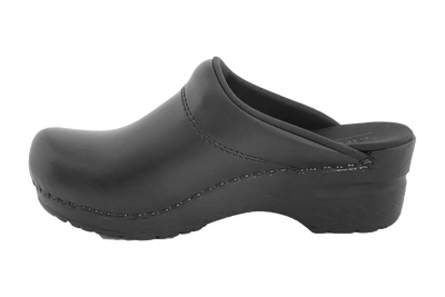 Sanita comfort clog in Black - side view 2
