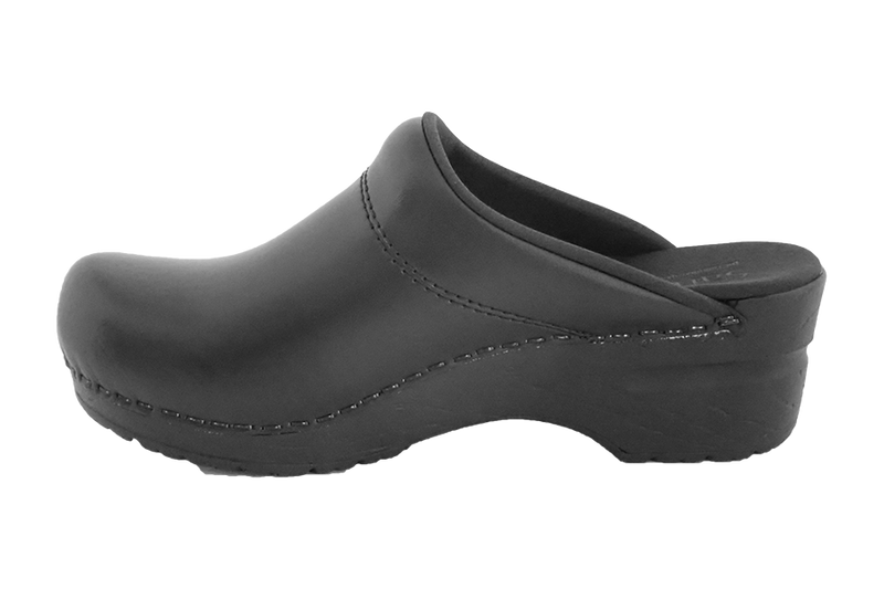 Sanita comfort clog in Black - side view 2