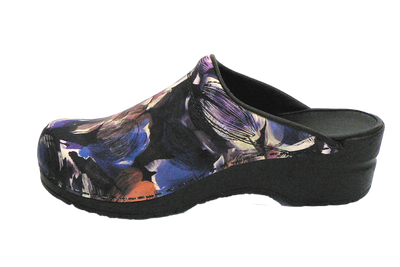 Sanita nurse clogs trixy purple inside
