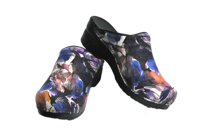 Sanita nurse clogs trixy purple two leaning