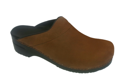 Wide fit San Flex nubuck clogs diagonal view